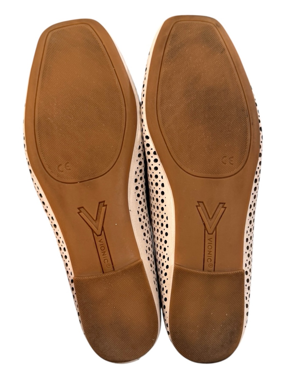 Vionic Perforated Orinda Ballet Flats in Cream - Picture 6 of 7